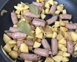 Foto del paso 4 de la receta: Salchichas al vino