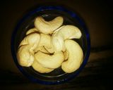 A picture of step 4 of Special banana milkshake.