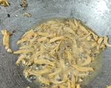 Foto langkah ke 2 dari resep Tumis Kangkung Bunga Pepaya.