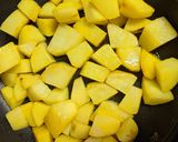 A picture of step 1 of Aloo Matar.