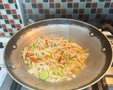 Foto langkah ke 3 dari resep Tumis Timun Jamur Tiram.