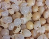 A picture of step 1 of White Peas Curry.