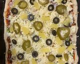 A picture of step 9 of Hawaiian Chicken Pizza.