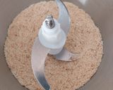 Foto del paso 2 de la receta: Tarta de queso azul con base de soletilla y cebolla crujiente (sin gluten)
