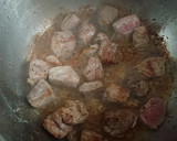 Foto del paso 1 de la receta: Carne de ternera guisada al vino