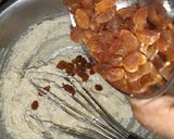 A picture of step 4 of Honey oatmeal choco cookies.
