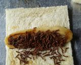 Foto langkah ke 2 dari resep Roti tawar goreng isi pisang coklat.