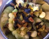 Une image de l'étape 5 de Salade de fruits (melon vert,prunes d ante,mûres,ananas et banane).