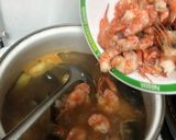 Foto langkah ke 2 dari resep Gulai udang telur bumbu instan.