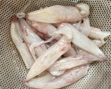 Hình bước làm 1 của món Mực Hấp Cuốn Bánh Tráng Rau Muống