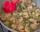 A picture of step 7 of Thai-Inspired Garlic Shrimp 🍤.