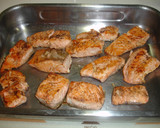 Foto del paso 8 de la receta: Salmón fresco en salsa con cebollas francesas y puerro