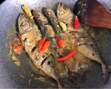 Foto langkah ke 5 dari resep Ikan kembung bumbu kuning.