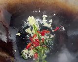 A picture of step 3 of Stir-fried Soy Tofu Sheets with Chili Peppers.