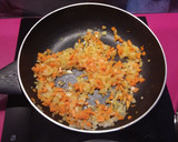 Foto del paso 3 de la receta: Salchichas con salsa de tomate
