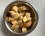 A picture of step 2 of Drumstick potato curry.