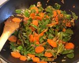 Une image de l'étape 10 de Pois gourmands et carottes aux échalotes et ciboulette.