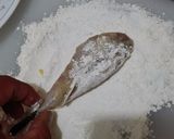 Foto del paso 8 de la receta: Colitas de Mero enharinadas con ensalada fresca y papa parisien