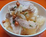 Hình bước làm 2 của món Bánh phở chiên giòn kèm thịt xào hành tây