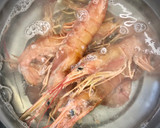 Foto del paso 2 de la receta: Poke de langostinos