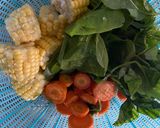 Foto langkah ke 1 dari resep Sayur bayam bening Jagung manis.