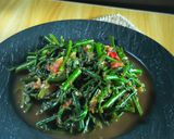 Foto langkah ke 3 dari resep Tumis Sayur Pakis Terasi.