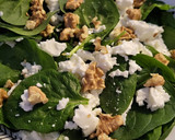 Foto del paso 1 de la receta: Ensalada de espinacas con requesón, nueces y miel