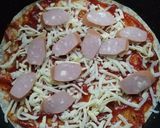 Gambar langkah 2 resipi 🇮🇹 Pizza Sosej Cheese Simple.