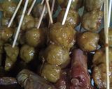 Foto langkah ke 3 dari resep Sate ayam bakso saus kacang homemade.