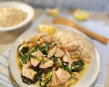 Foto del passaggio 5 della ricetta Bocconcini di pollo al curry con spinacino