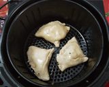 A picture of step 1 of Samosa Chaat.