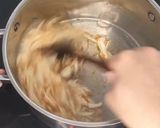 A picture of step 4 of Chicken hara masala.