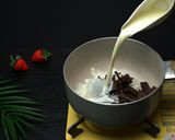Foto langkah ke 1 dari resep TANPA TERIGU TANPA MIXER TANPA OVEN | CAKE KETAGIH SUPER LEMBUT.