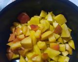 Foto del paso 1 de la receta: Mermelada de duraznos al vino tinto (para adultos)