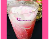 A picture of step 1 of Laban up with scoop of strawberry cheese cake ice cream.