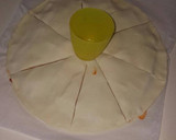 Foto del paso 2 de la receta: Estrella de hojaldre con jamón y queso