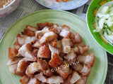 Bún mắm thịt heo chiên giòn