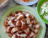 A picture of step 1 of Bún Mắm with Crispy Pork Belly.