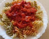 Foto del paso 4 de la receta Pasta de colores con jamón y chorizo