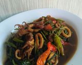 Foto langkah ke 2 dari resep Cumi Ca Kangkung.