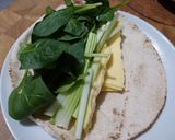 Foto del paso 2 de la receta: Wrap de verduras con queso