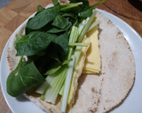 Foto del paso 2 de la receta: Wrap de verduras con queso