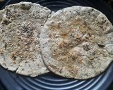 भोगीची बाजरीची भाकरी(Bhogichi Bajrichi Bhakri Recipe In Marathi) रेसिपी स्टेप 6 फोटो 