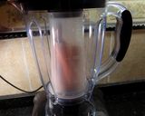 Foto del paso 4 de la receta: Batido de zanahoria, sandía y frutillas con granadina