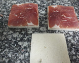 Foto del paso 2 de la receta: Canapés de pan de molde con paté y jamón serrano