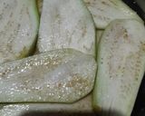 Foto del paso 1 de la receta: Berenjenas rellenas con queso al horno