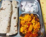 दही आलू गोभी फ्रायड भाजी (Dahi Aloo Gobi Fry Bhaji Recipe In Marathi) रेसिपी स्टेप 1 फोटो