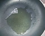 A picture of step 2 of Stir-fry cauliflower.
