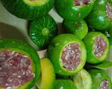 Foto del paso 5 de la receta: Zapallitos rellenos con arroz y carne