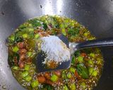 A picture of step 5 of Batata poha.